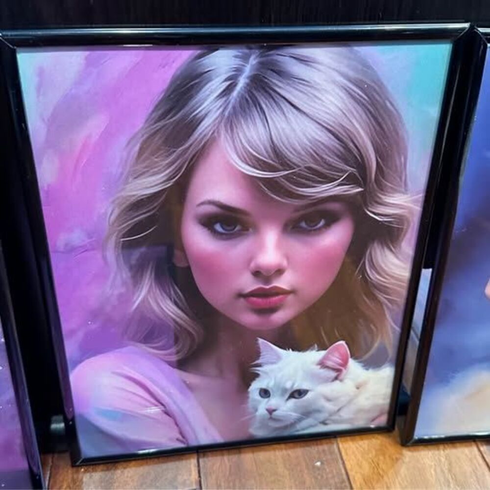 Taylor Swift Picture Lot Set of 5 - Picture 4 of 7